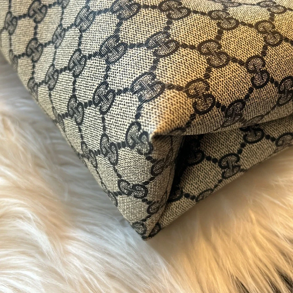 ❌SOLD❌GUCCI⚡️⚡️GG Supreme Coated Navy Tote - Picture 14 of 17